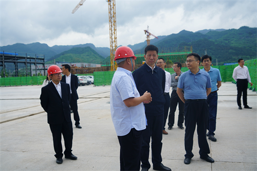 2021年5月20日，湖南省張家界市委副書記、代市長(zhǎng)王洪斌一行蒞臨湖南萬(wàn)眾筑工科技有限公司指導(dǎo)工作